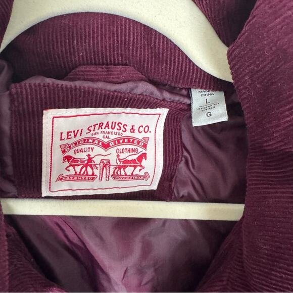 Levi's Zoe Soft Corduroy Bubble Puffer Jacket in Burgundy(L) - Picture 5 of 8